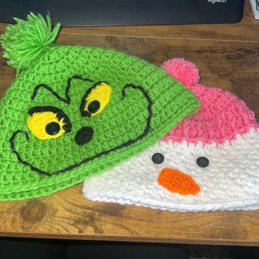 Knit holiday hats the grinch and pink snowman kid /toddler size crochet‎ grandma